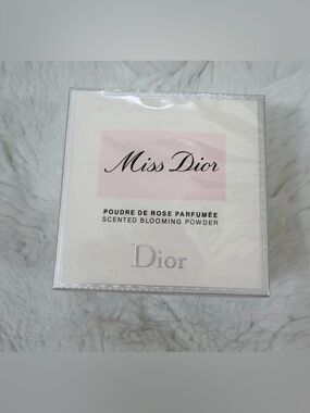 Dior Miss Dior Scented Blooming Powder - Soft Pink & White